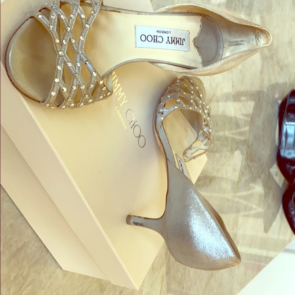 Jimmy Choo silvery taupe pump.